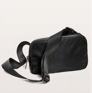 Lululemon Everywhere Belt Bag 1L NWT